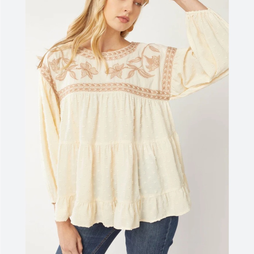 NWOT Entro Cream Swiss Dot Embroidered Detail Babydoll Blouse Size Medium